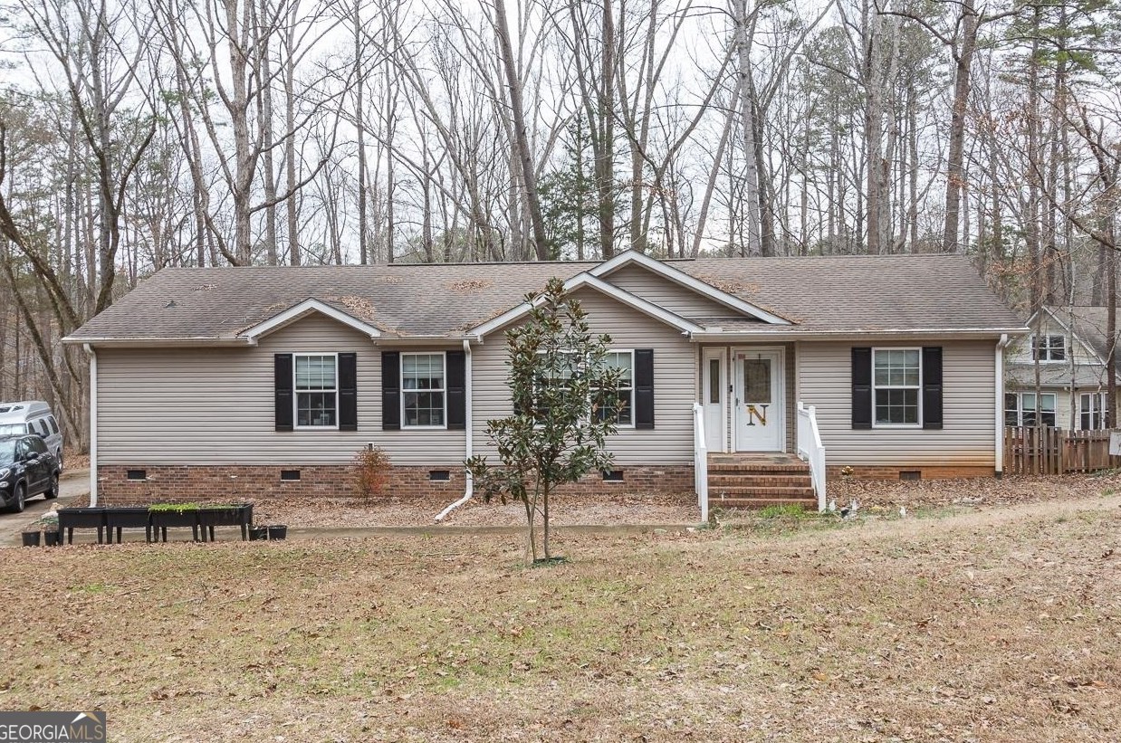 272 Lakeside Trl, Martin, GA 30557-2017