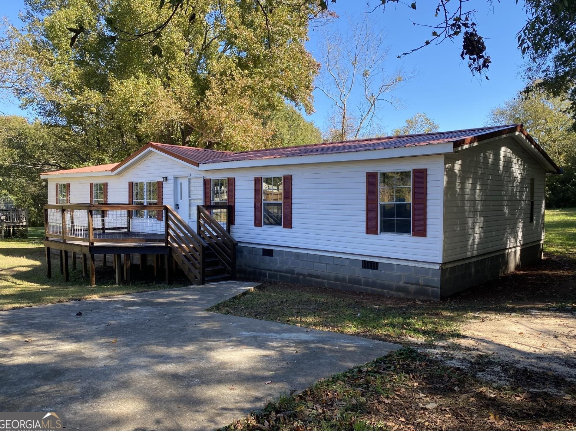 50 Clinton Dr, Royston, GA 30662-4440