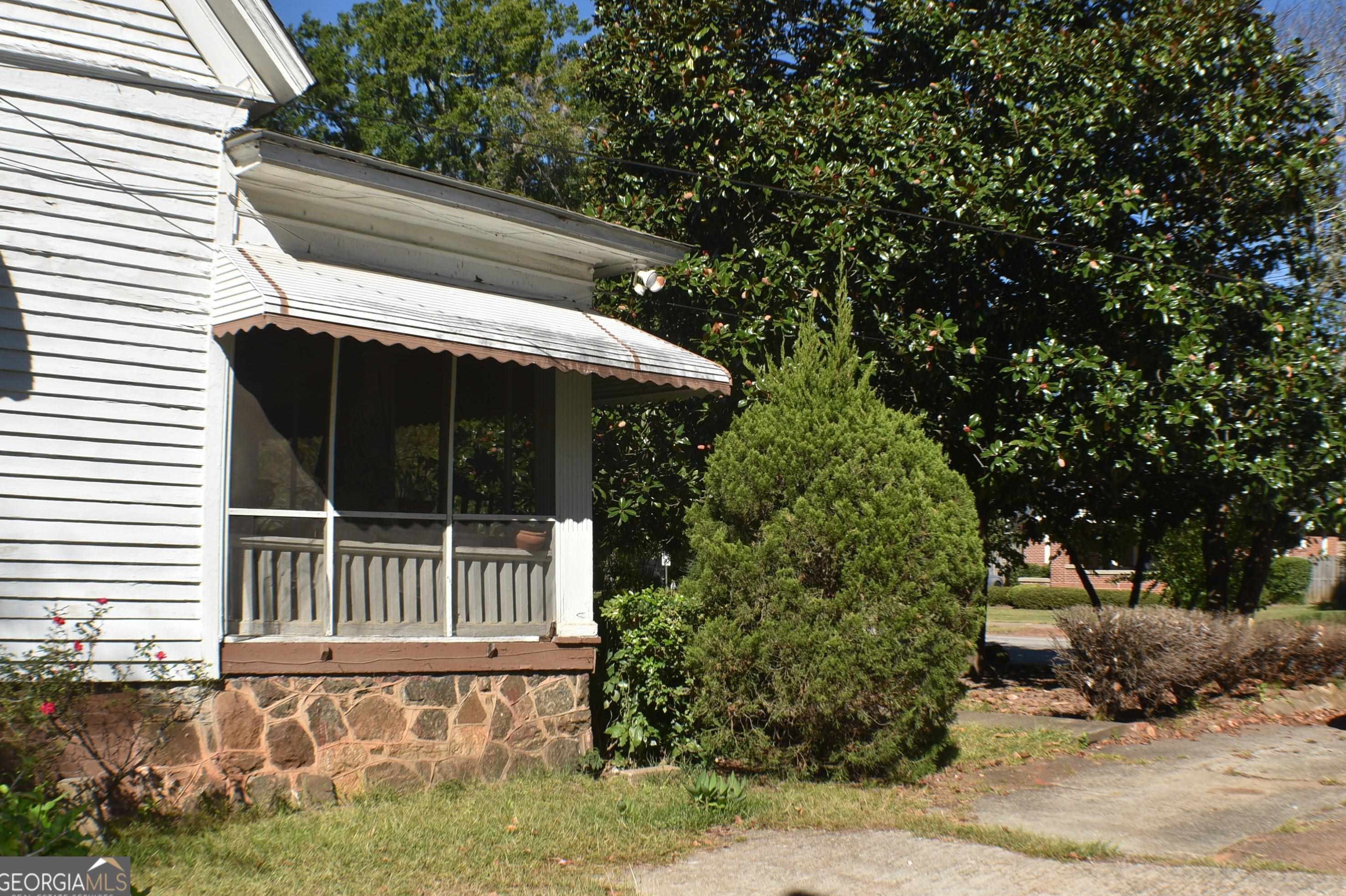 1033 Lake Rd, Decatur GA  30030 exterior