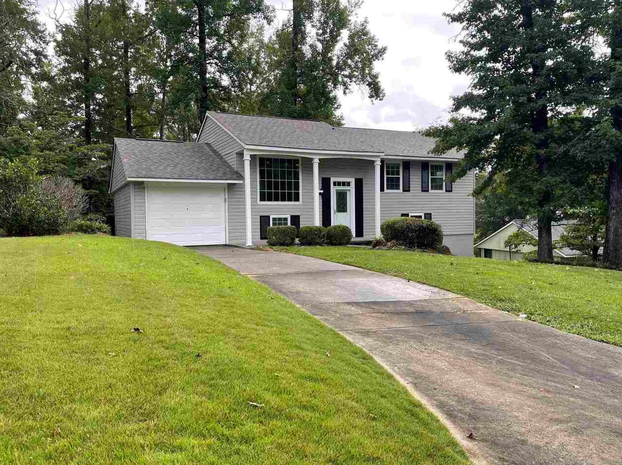1237 Timberlane Dr, Macon, GA 31210-3201