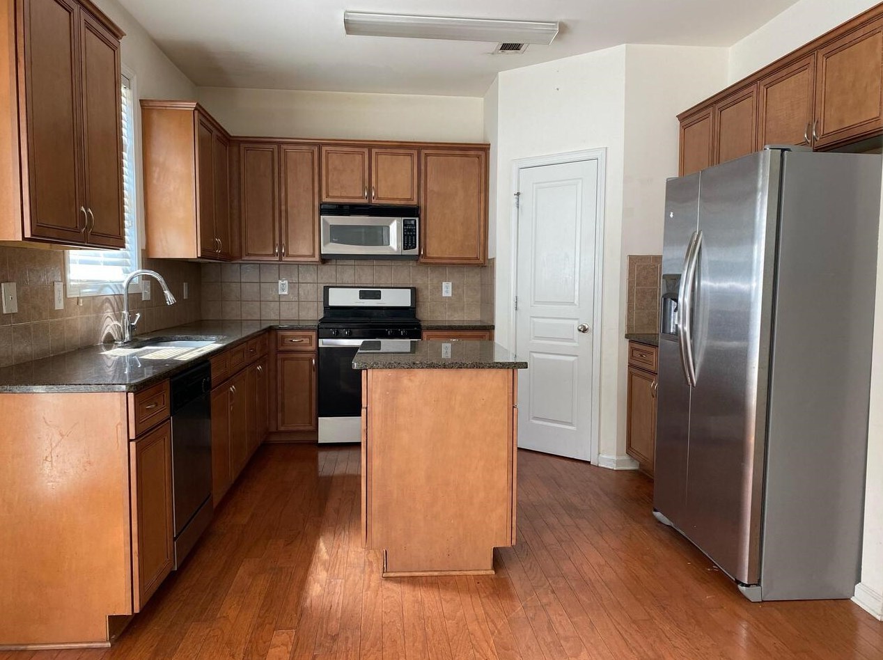 1866 Stoney Chase Dr, Lawrenceville GA  30044-2882 exterior
