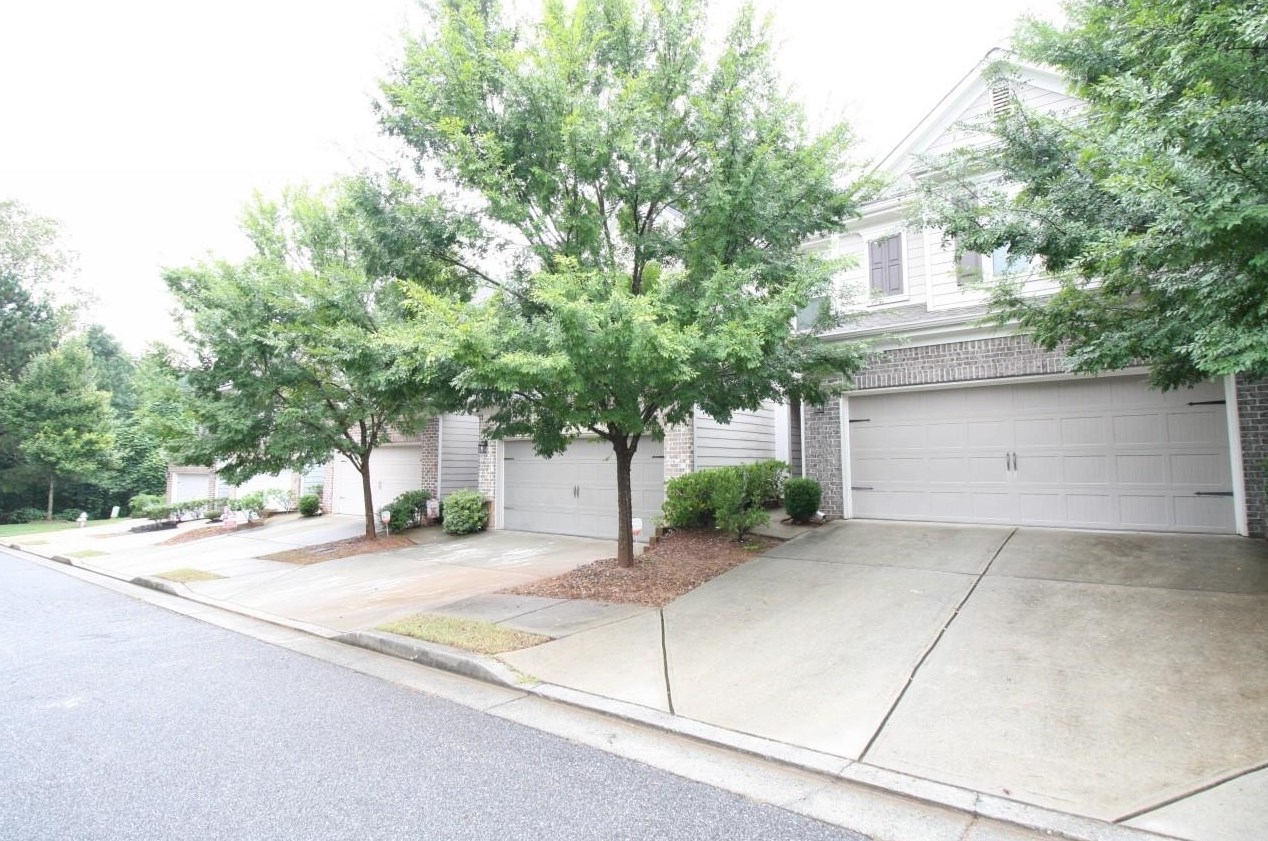 821 Justins Place Ln, Lawrenceville GA  30043-7325 exterior