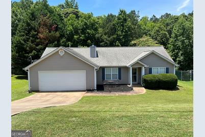 53 Canterbury Drive, Grantville, GA 30220 - Photo 1