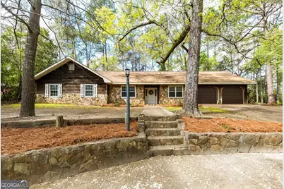 211 Lake Front Drive, Warner Robins, GA 31088 - Photo 1