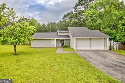 10 1st Avenue E, Newnan, GA 30265 - Photo 1