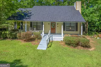 195 N Lake Drive, Sandersville, GA 31082 - Photo 1