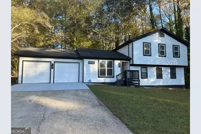 6880 Cumberland Circle, Riverdale, GA 30296 - Photo 1