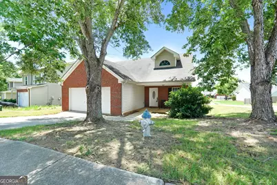 151 Madison Avenue, Jackson, GA 30233 - Photo 1