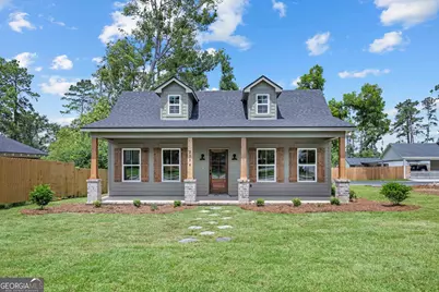 2204 N Oak Street, Valdosta, GA 31602 - Photo 1