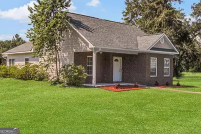 201 Ash Boulevard, Hinesville, GA 31313 - Photo 1