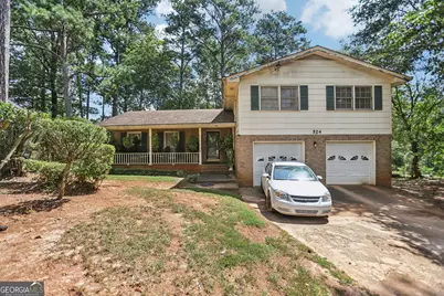 524 Fond Du Lac Drive, Stone Mountain, GA 30088 - Photo 1