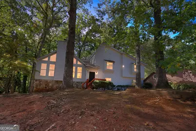824 Post Road Circle, Stone Mountain, GA 30088 - Photo 1