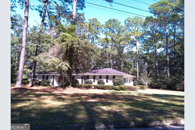 301 Lakeview Drive, Hinesville, GA 31313 - Photo 1