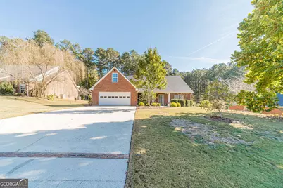 654 Huntington Trace, Winder, GA 30680 - Photo 1