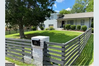 223 NE Fowler Circle NE, Marietta, GA 30060 - Photo 1