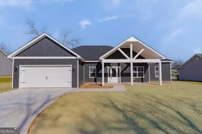 155 Village Circle, Cochran, GA 31014 - Photo 1