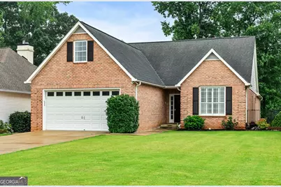 425 Fairway Court, Newnan, GA 30265 - Photo 1