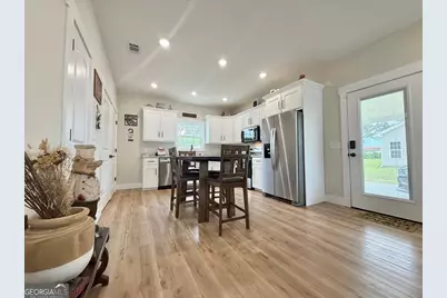 54 Walton Way, Hazlehurst, GA 31539 - Photo 1