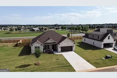 202 Farmland Circle, Perry, GA 31069 - Photo 1
