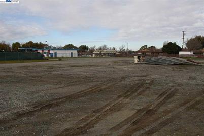 100 El Dolardo, Pittsburg, CA 94565 - Photo 1