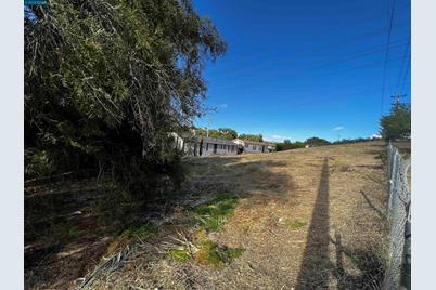 332 Home Acres Ave, Vallejo, CA 94591 - Photo 1