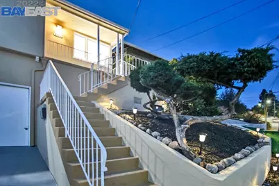 10600 Sheldon St., Oakland, CA 94605 - Photo 2