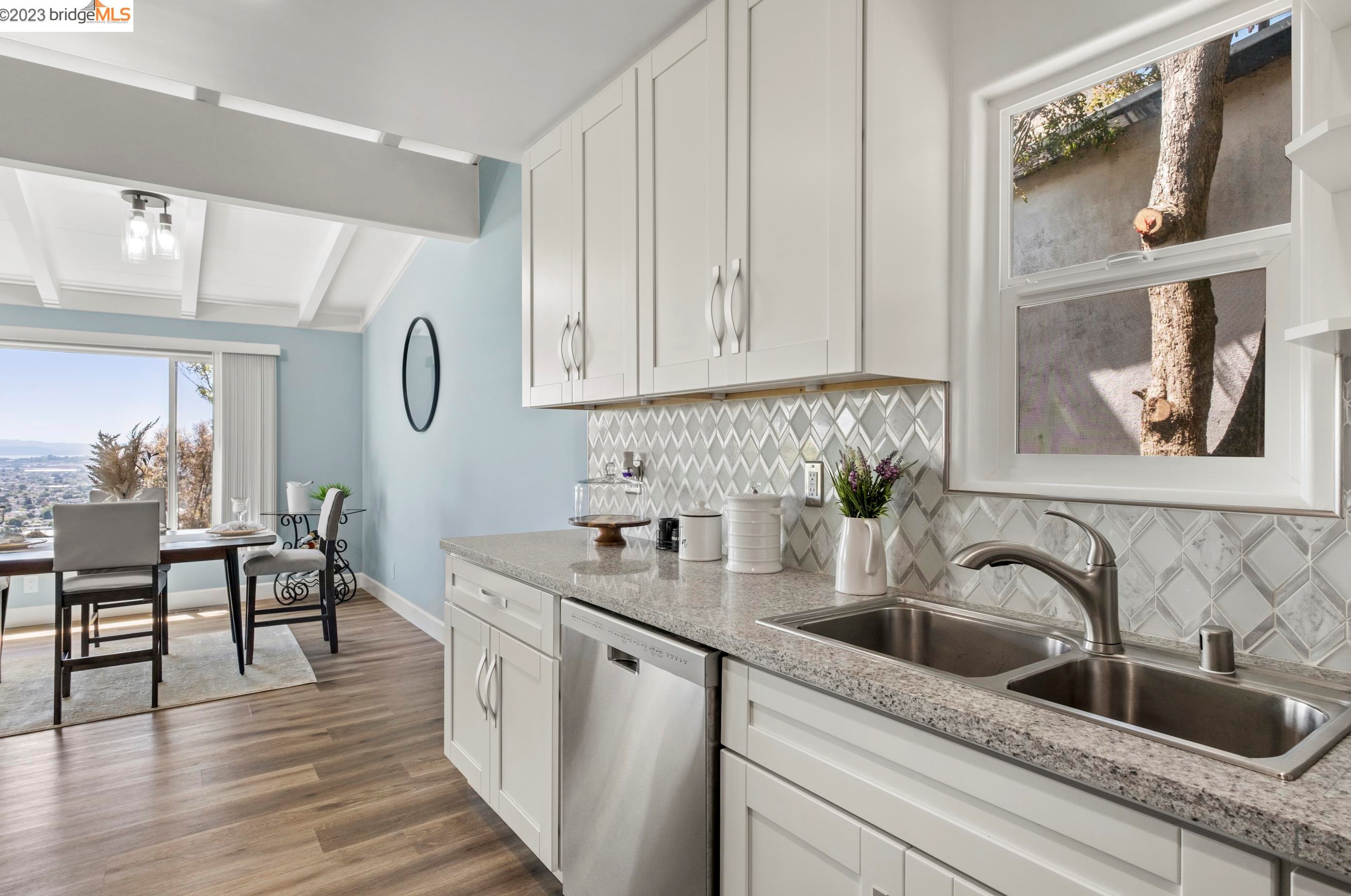 5929 Harbor View Ave, Richmond CA  94806-4239 exterior