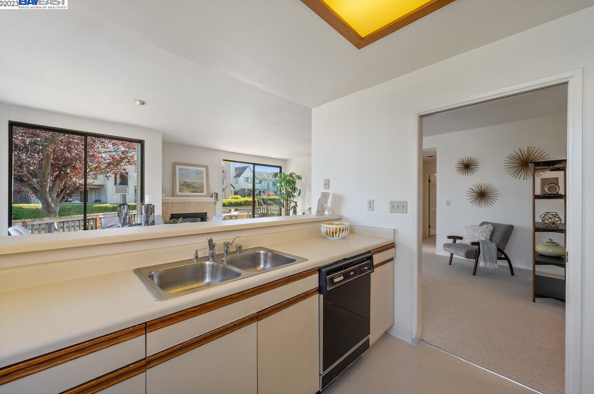 14 Eclipse Ct, Alameda, CA 94501-1144