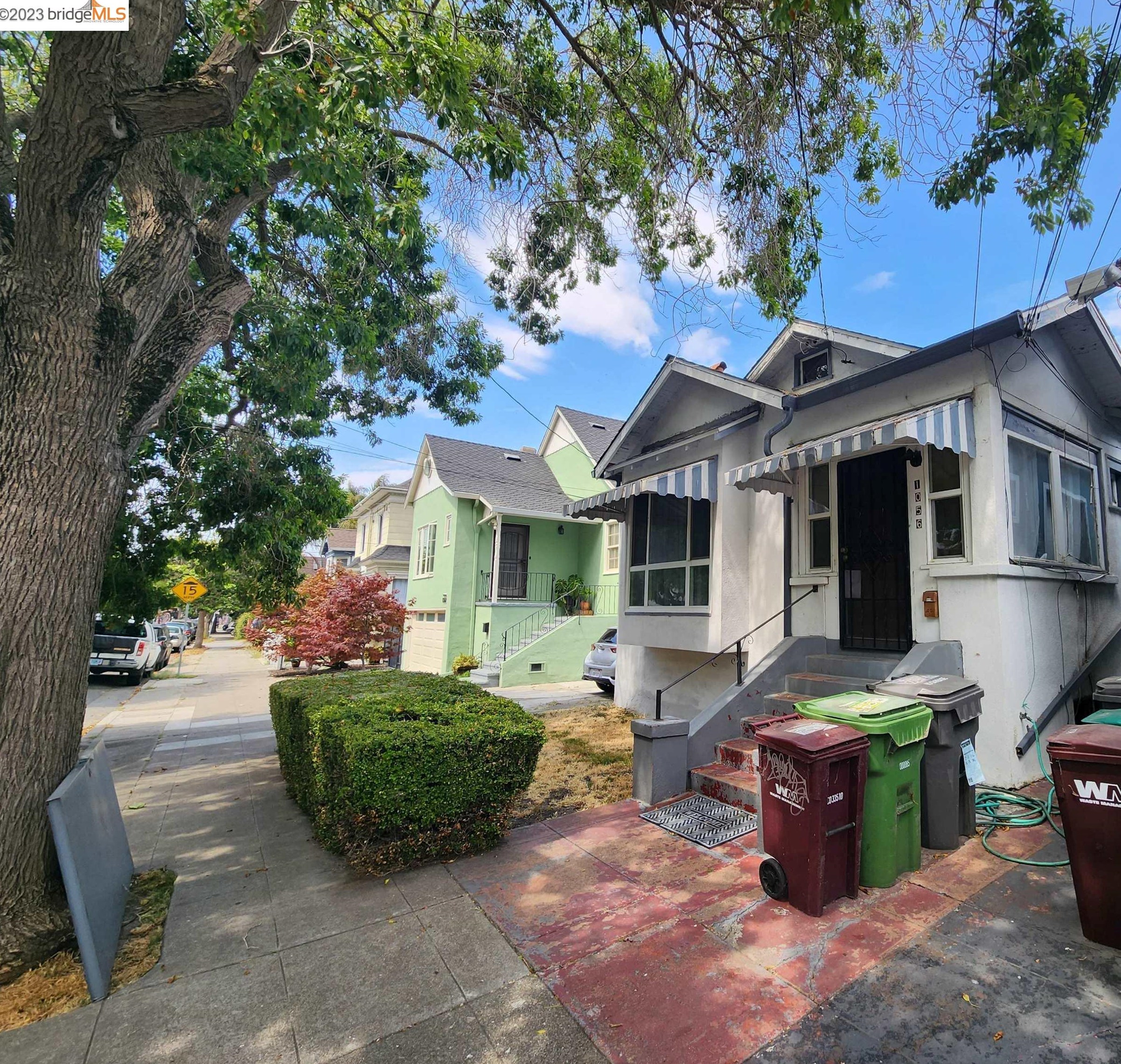 1056 56th St, Oakland, CA 94608-2704