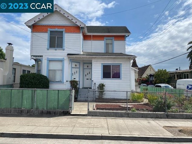 1049 56th St, Oakland, CA 94608-3153