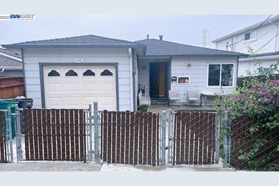 25111 Del Mar Ave, Hayward, CA 94542 - Photo 1