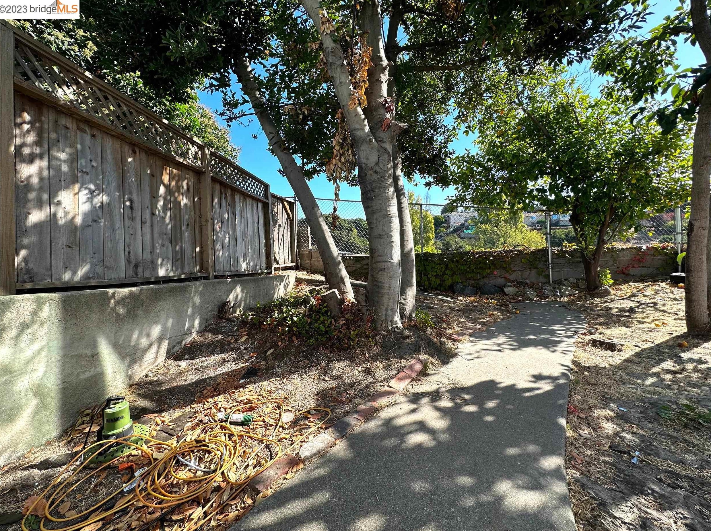515 Sonoma Ave, Rodeo CA  94572-1634 exterior