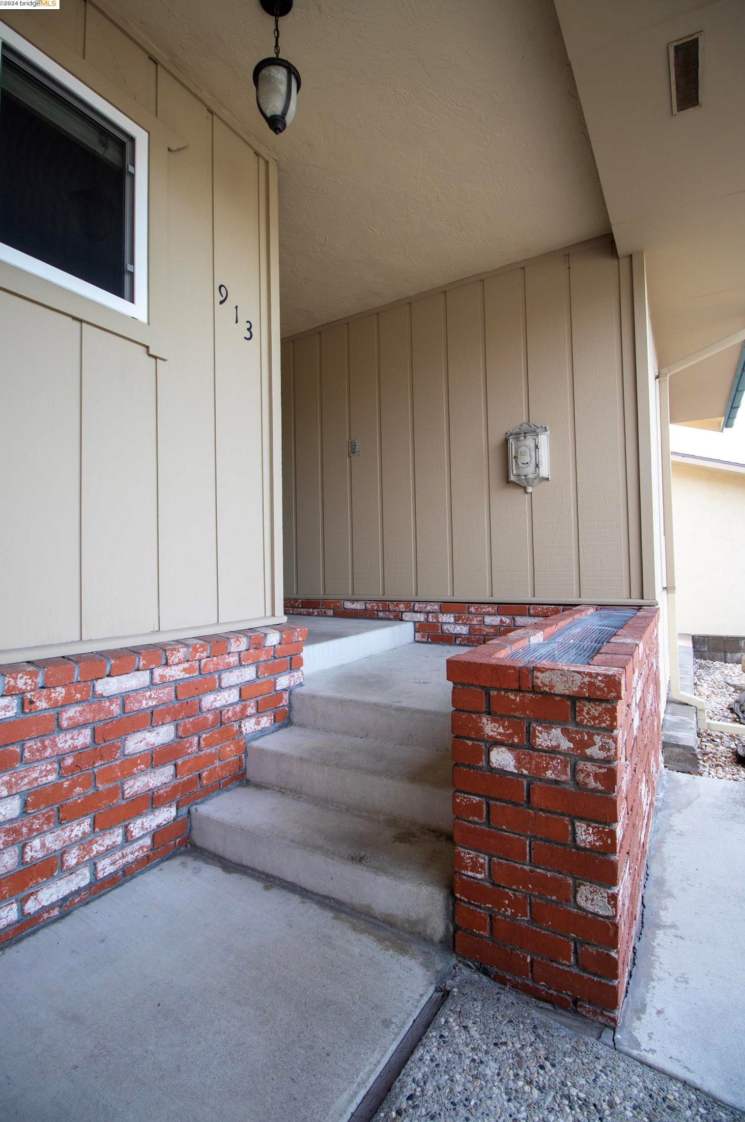 913 Elm Dr, Rodeo, CA 94572
