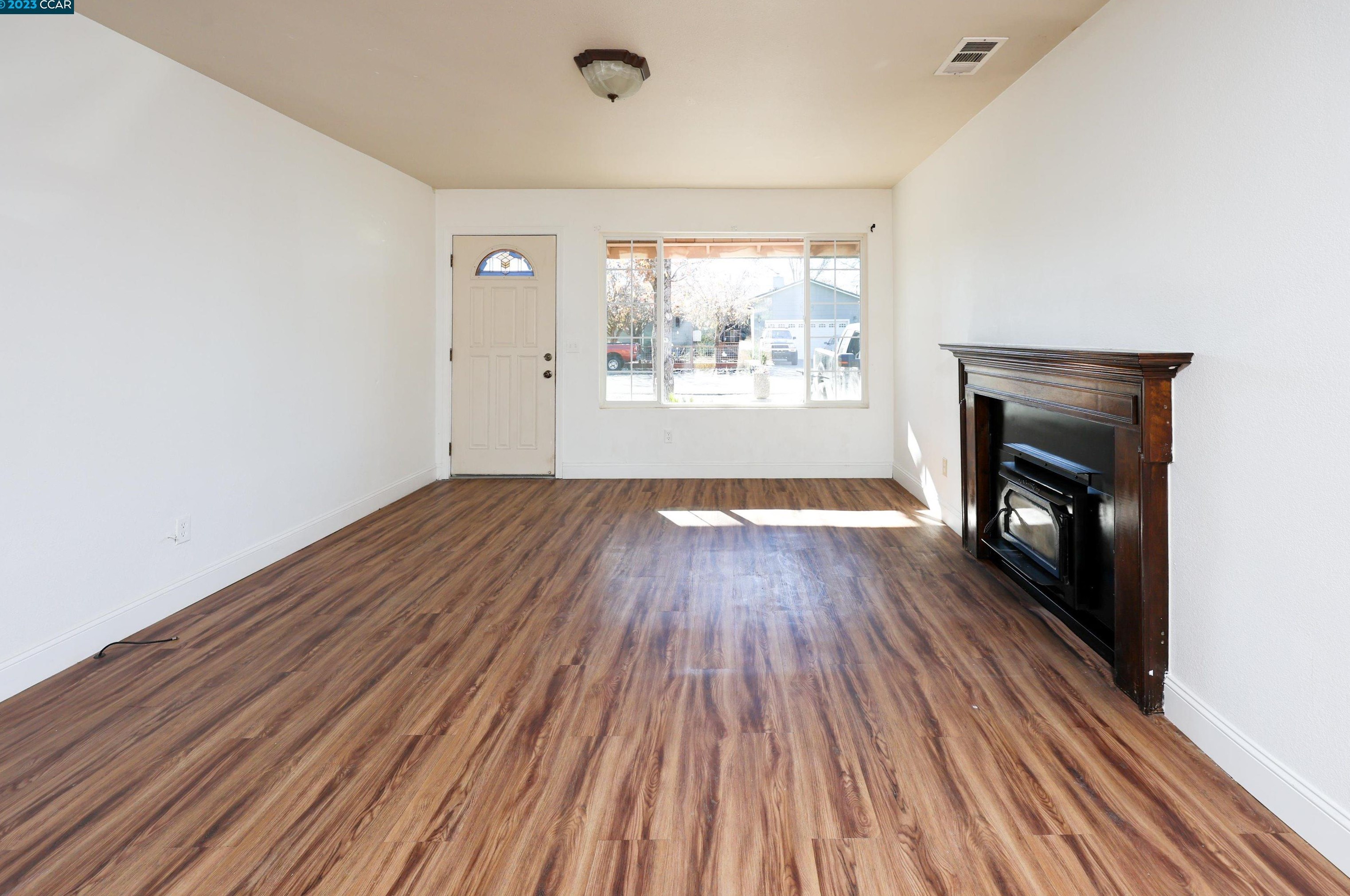 20126 Gold Flat Ct, Middletown, CA 95467