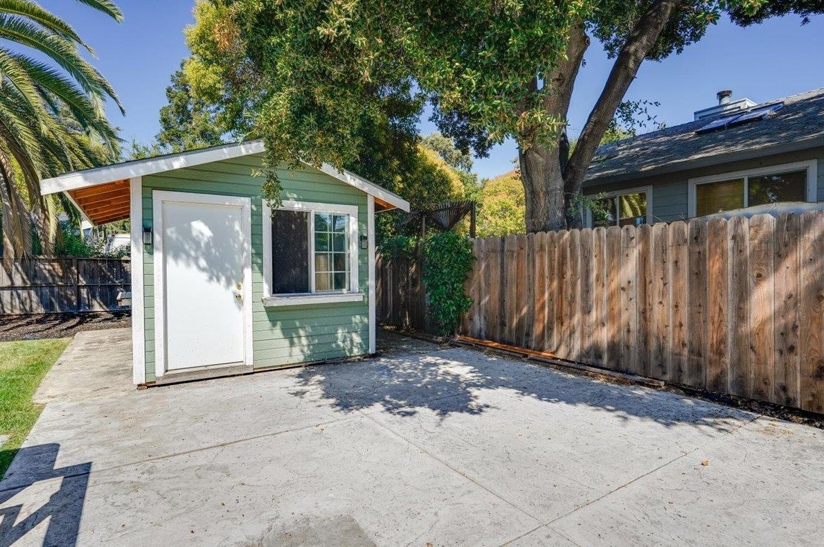 2939 Concord Blvd, Concord CA  94519-2610 exterior