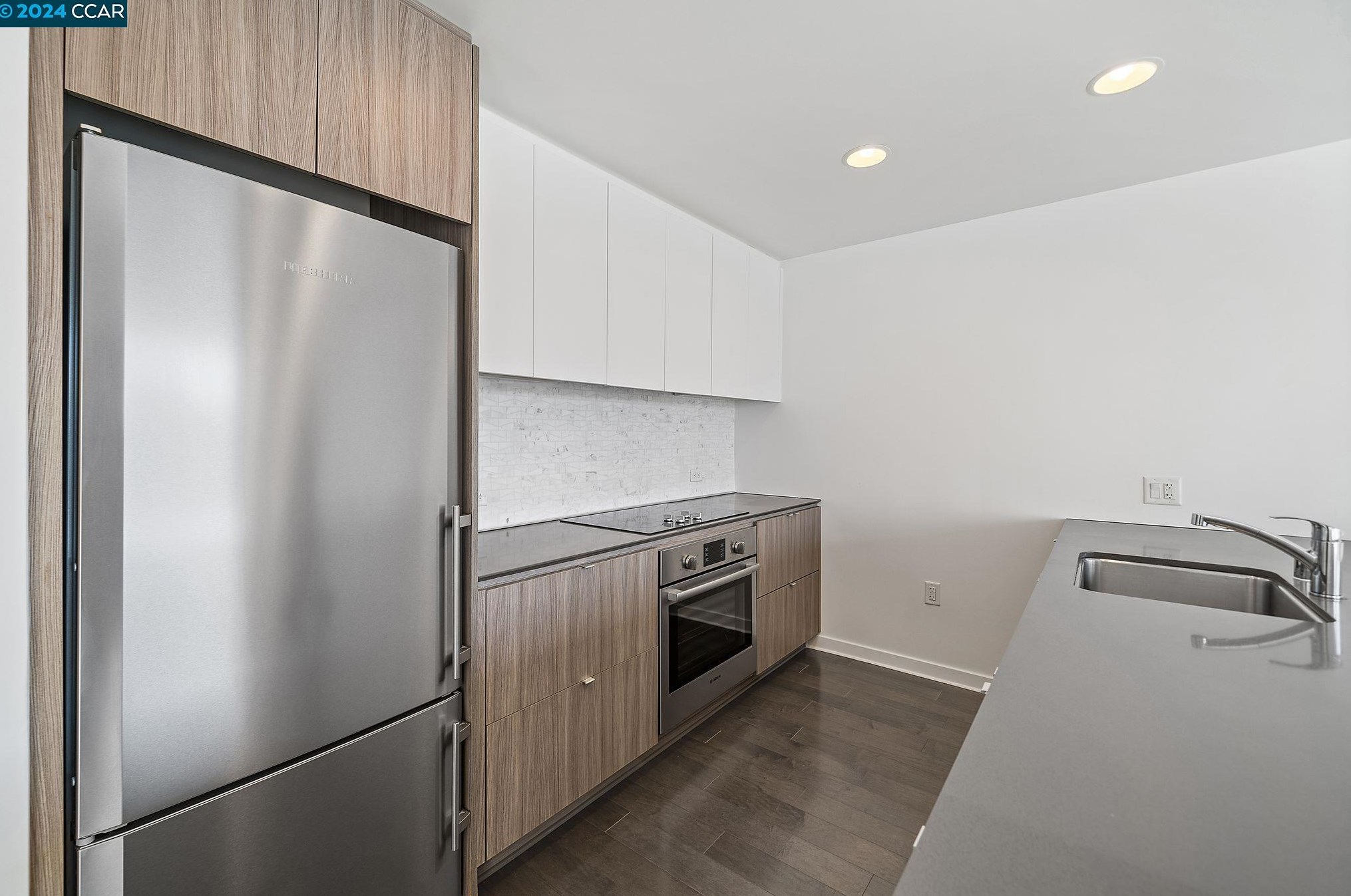 45 Bartlett St, San Francisco CA  94110-2403 exterior
