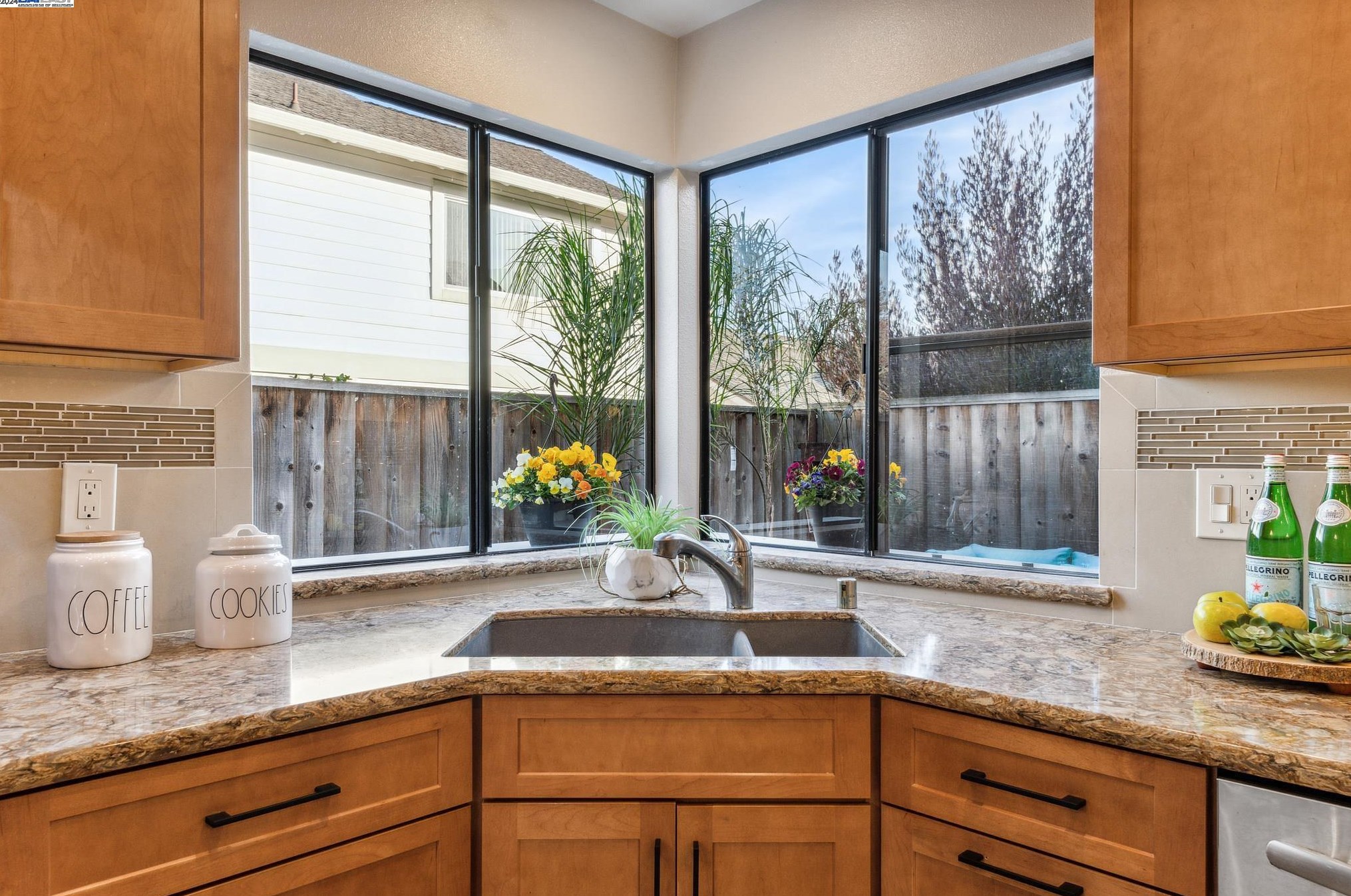 14 Crane Ct, Alameda, CA 94502-6462