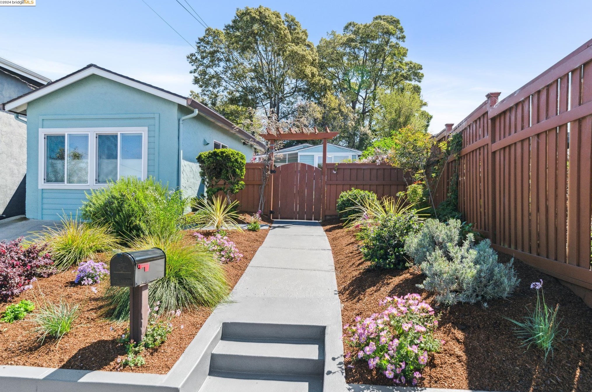 1529 Laurel Ave, Richmond CA  94805-1621 exterior