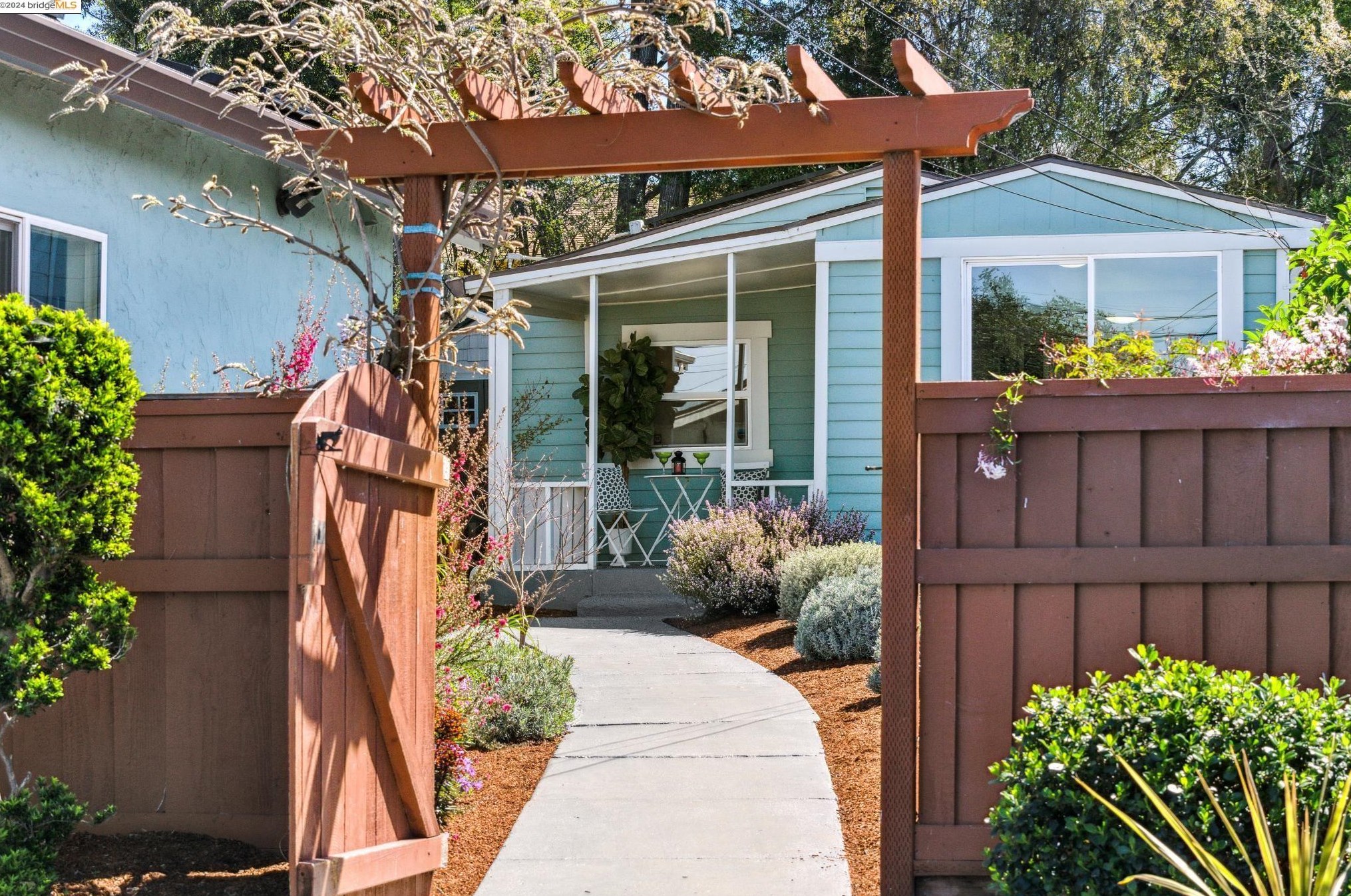 1529 Laurel Ave, Richmond CA  94805-1621 exterior
