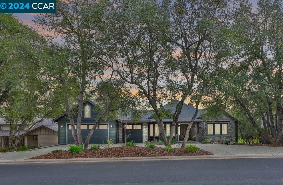 312 Catalpa Ln, Angels Camp, CA 95222-9783