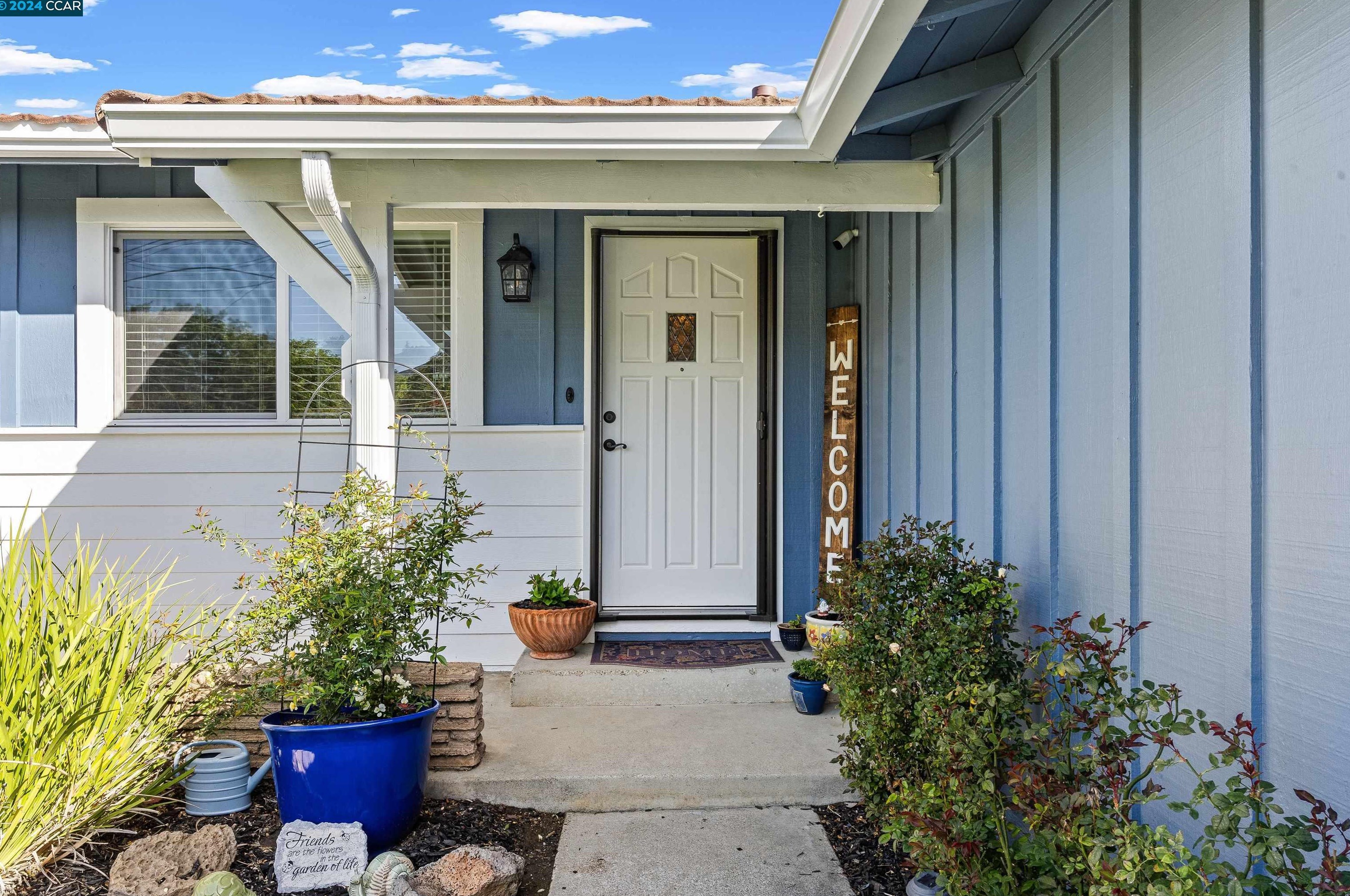 1224 New Hampshire Dr, Concord, CA 94521-3805