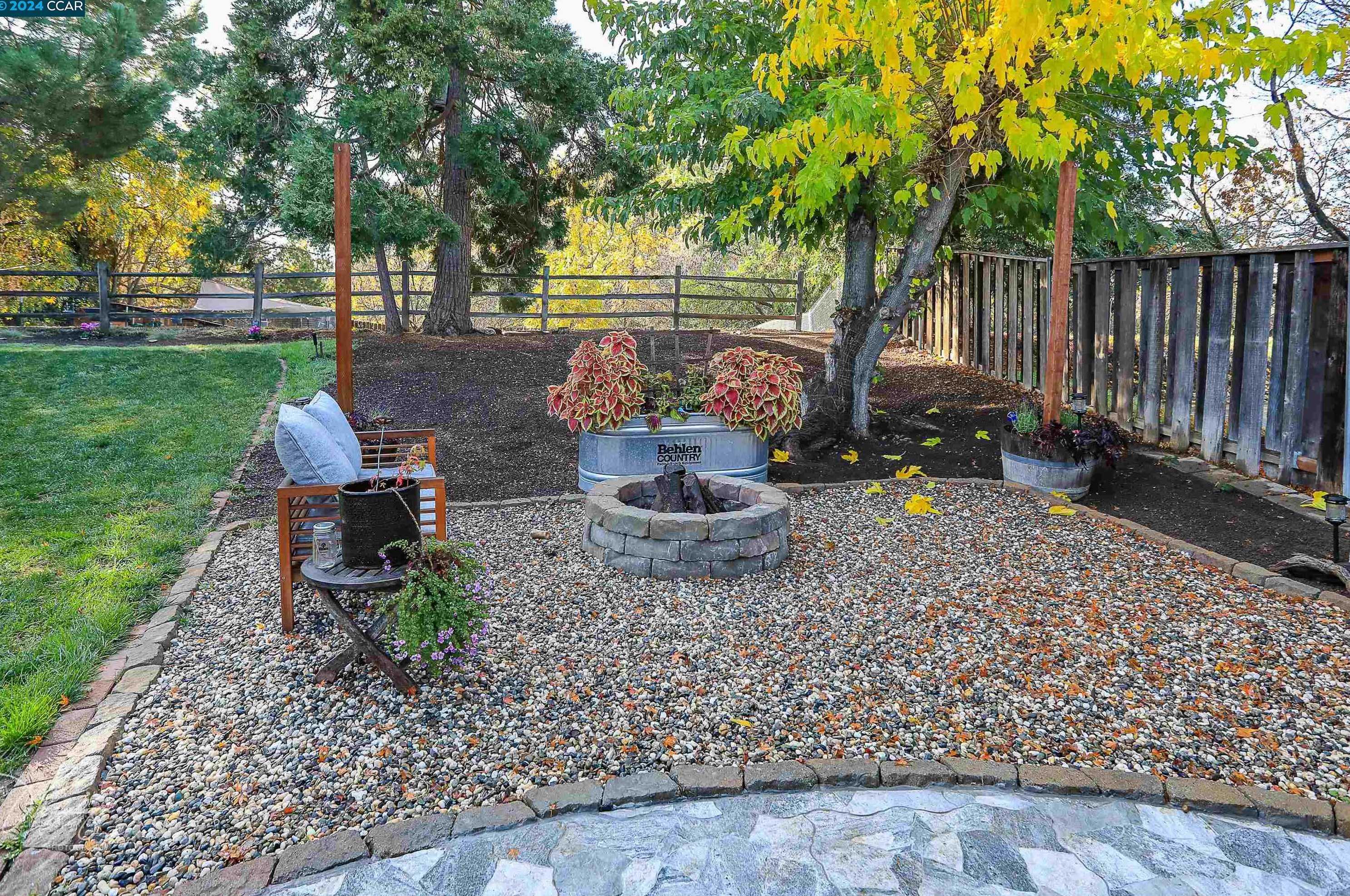 5024 Netto Dr, Concord CA  94521-2241 exterior