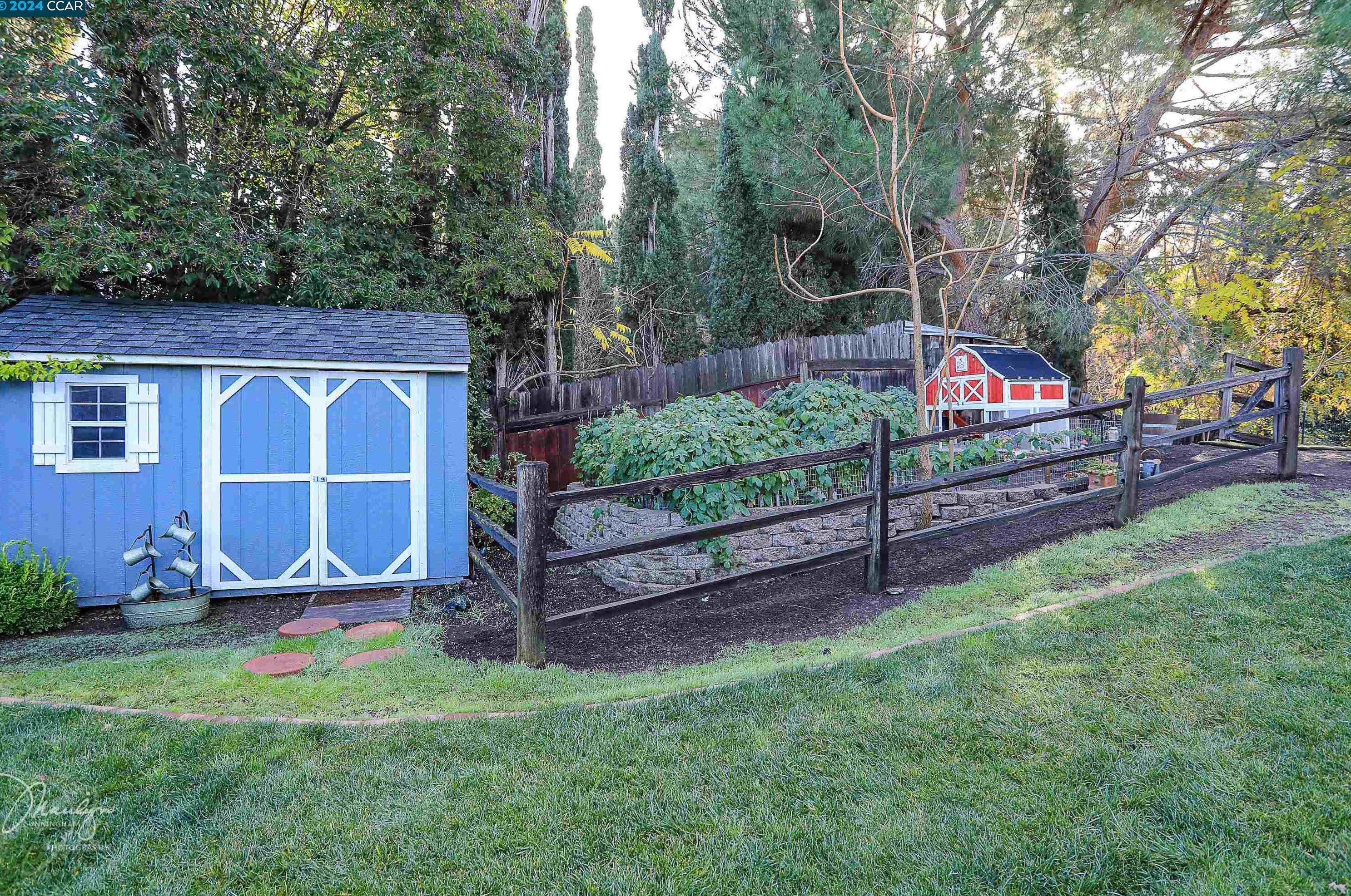 5024 Netto Dr, Concord CA  94521-2241 exterior
