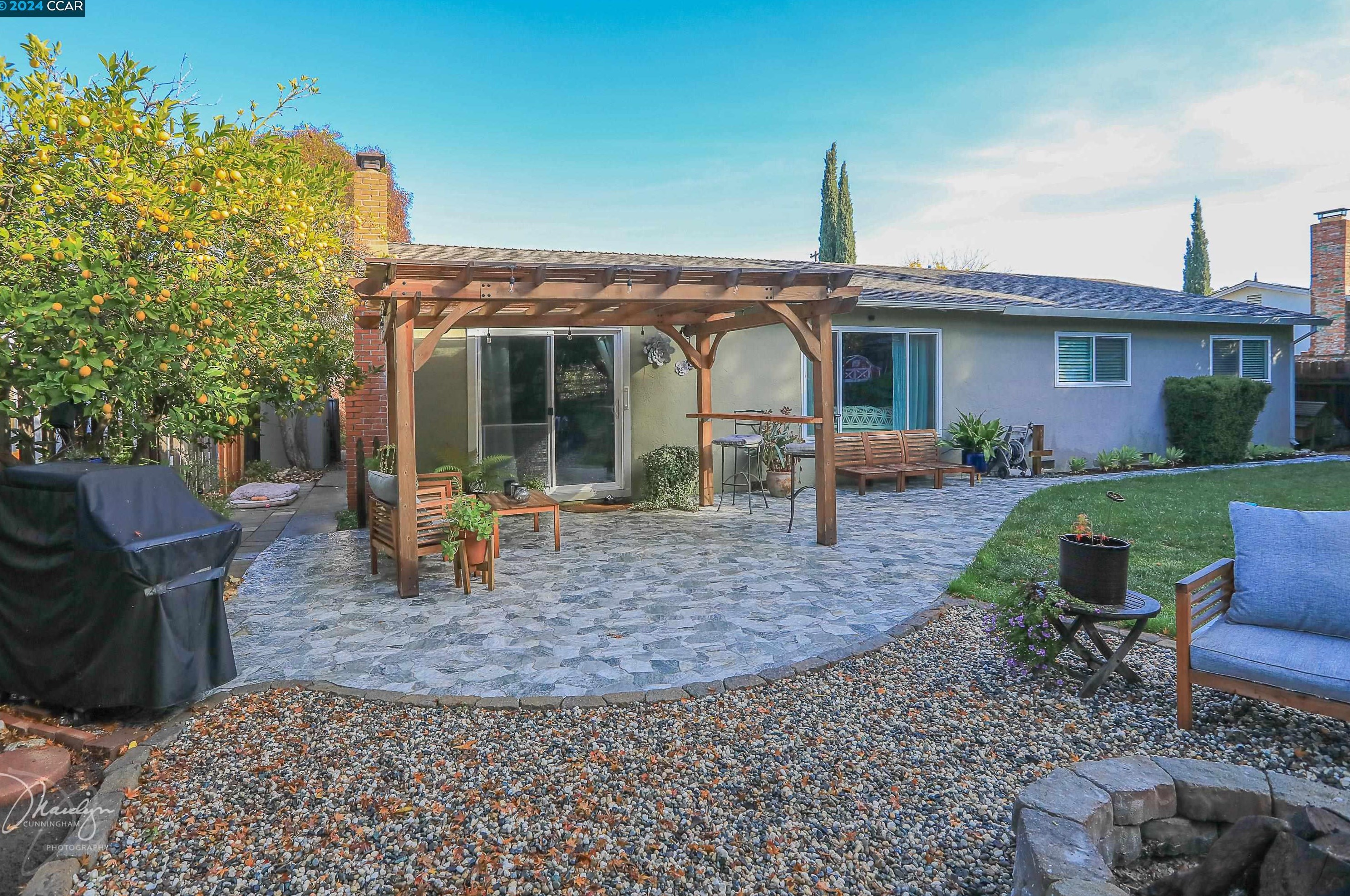 5024 Netto Dr, Concord CA  94521-2241 exterior