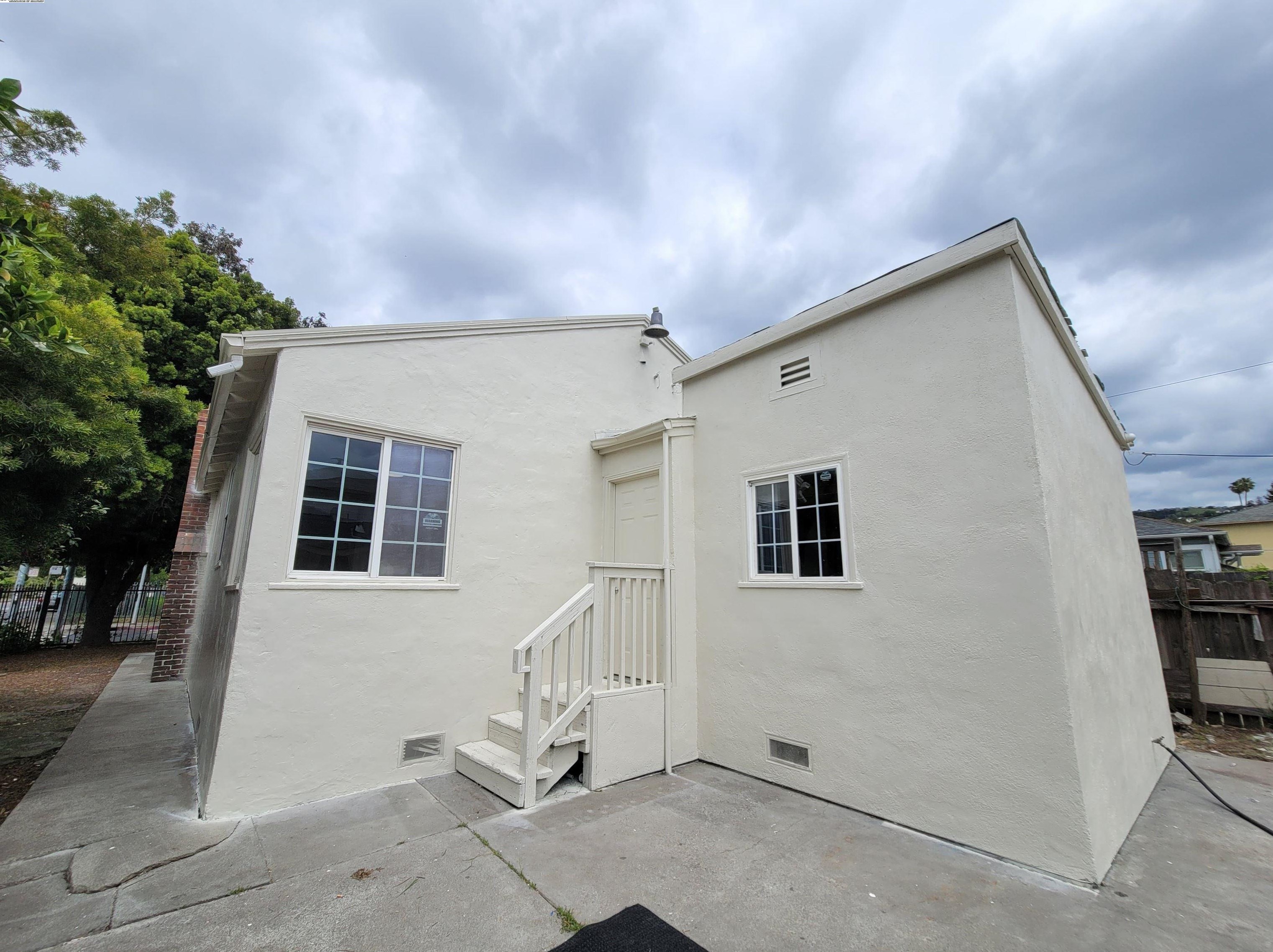 2502 77th Ave, Oakland CA  94605-2812 exterior