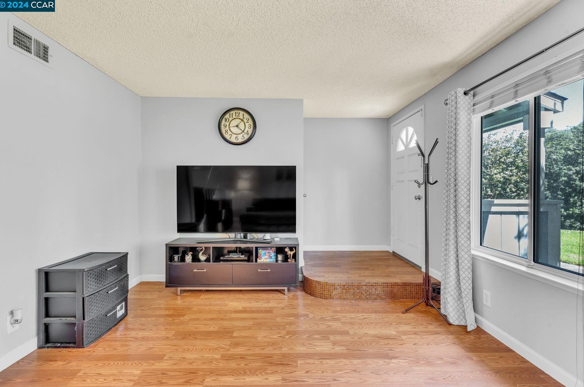 802 Bayside Ct, Novato, CA 94947-5285