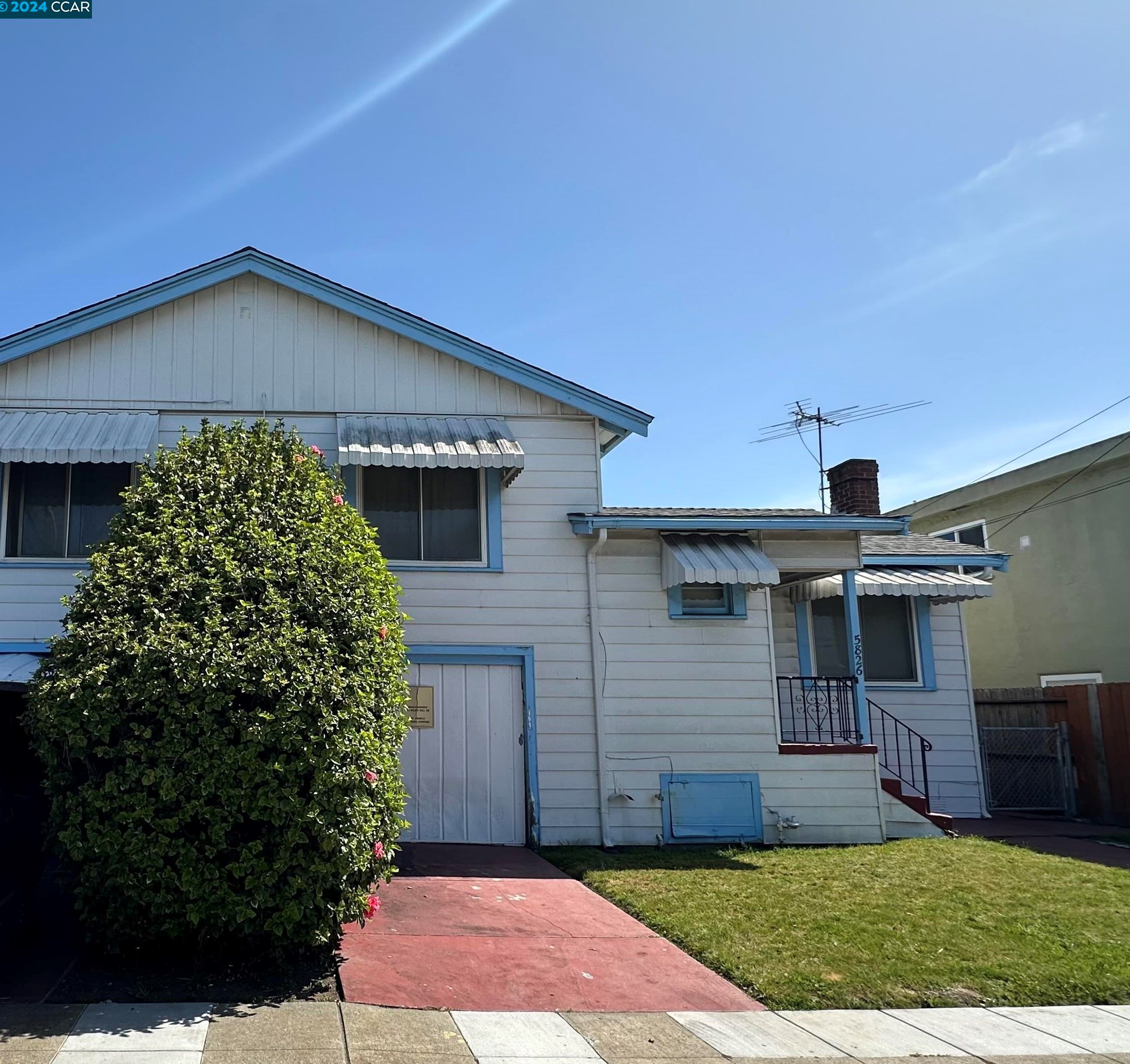 5824 Walnut St, Oakland, CA 94605-1333