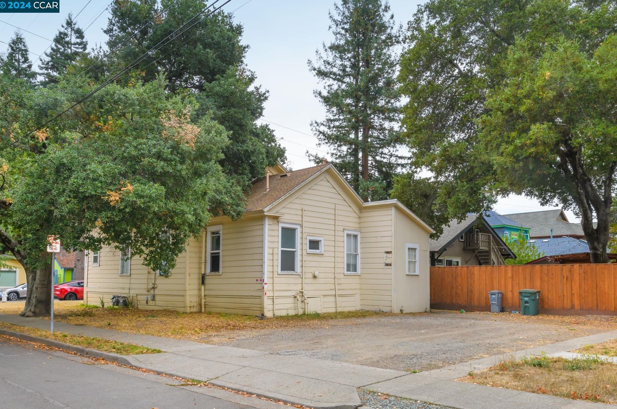 663 Tupper St, Santa Rosa, CA 95404-5089