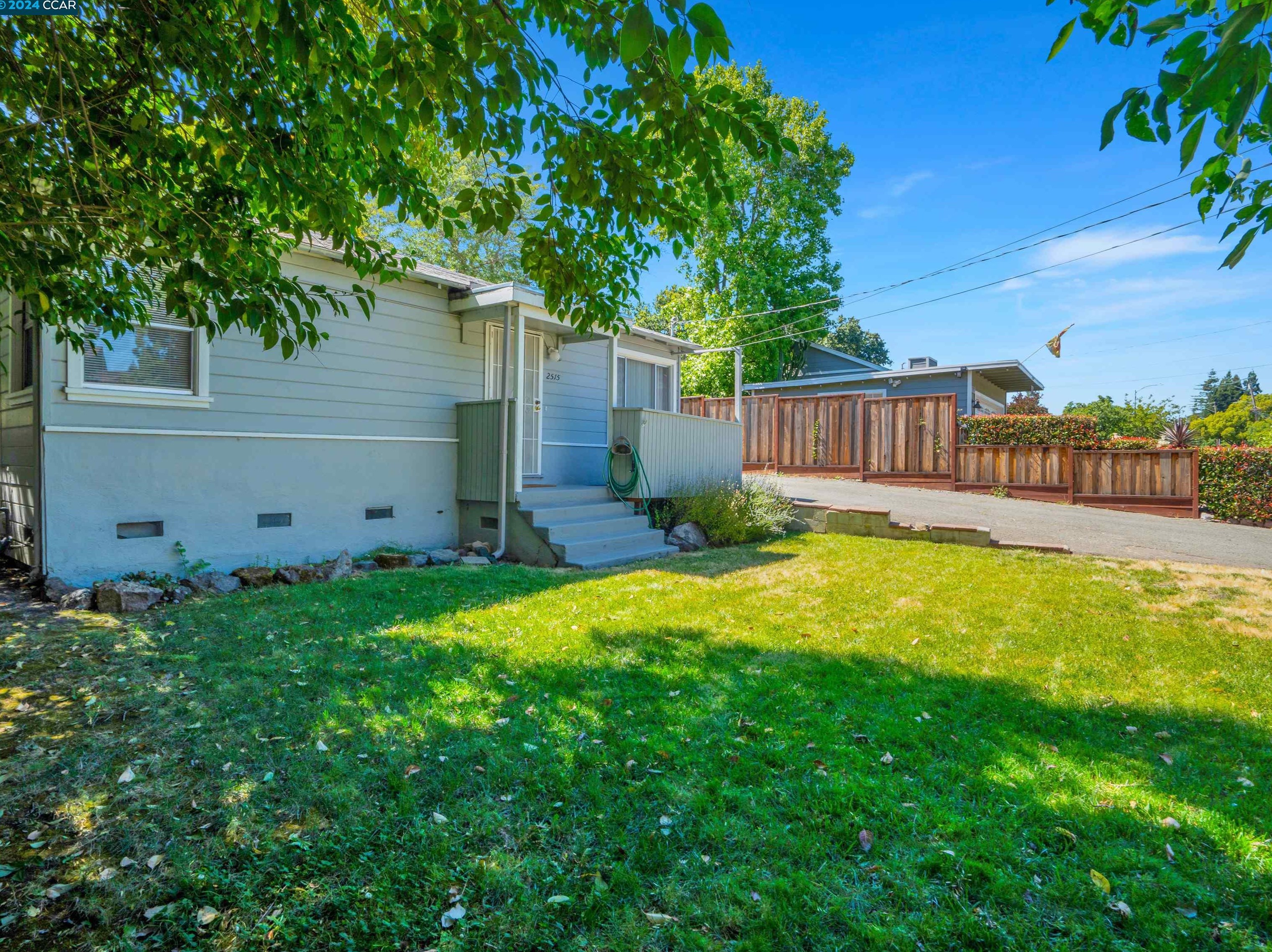 2515 Larkey Ln, Walnut Creek, CA 94597-2436