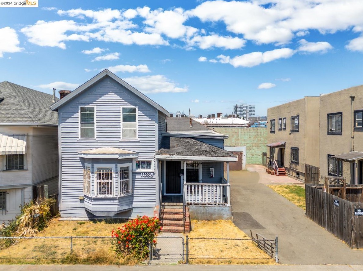 1035 8th Ave, Oakland, CA 94606-3610